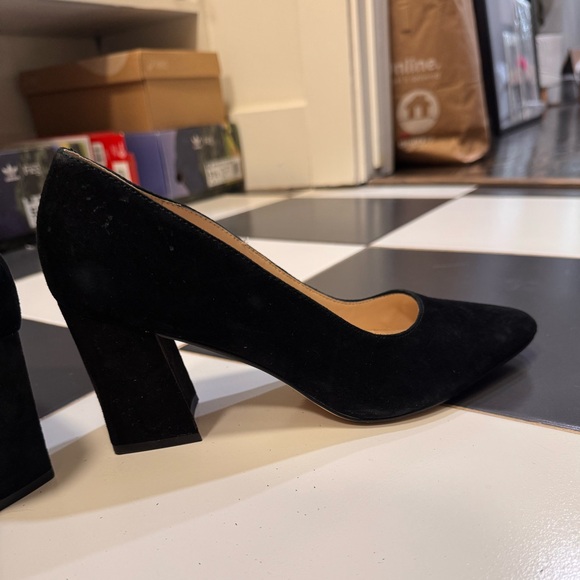 Elegant Black Women's Pumps - Picture 3 of 4